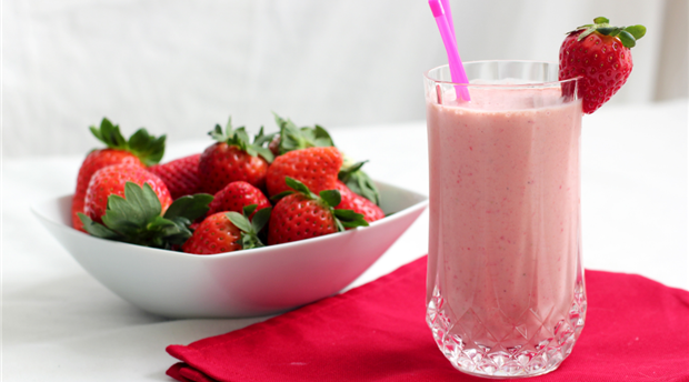 Devonshire vanilla ice cream and summer fruit milkshake Picture 1