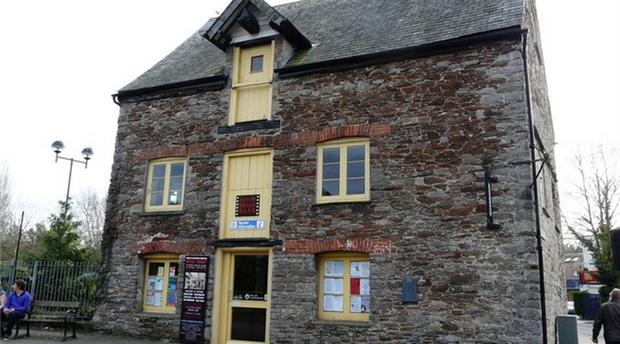 Totnes Tourist Information Centre Picture 1