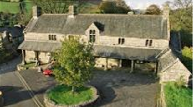 Sextons Cottage Picture 1