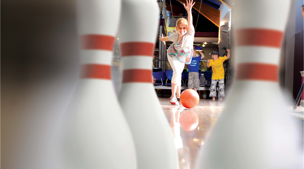 Golden Bowls Ten Pin Bowling Picture 1
