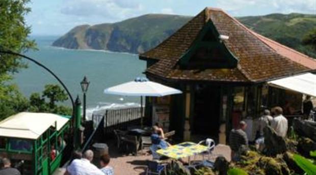 Lynton & Lynmouth Cliff Railway Picture 2