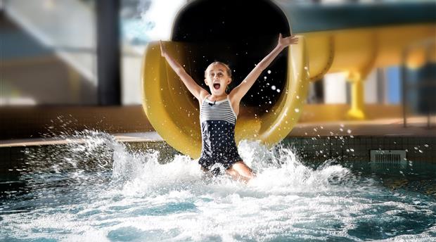 Waves Leisure Pool @ Riviera Centre Picture 2