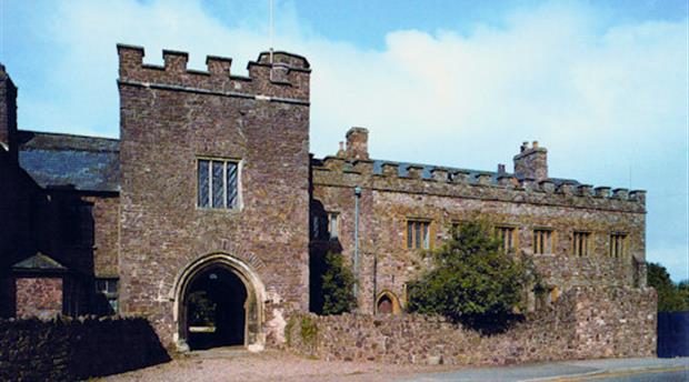 Tiverton Castle Picture 1