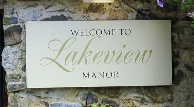 Lakeview Manor Picture 1